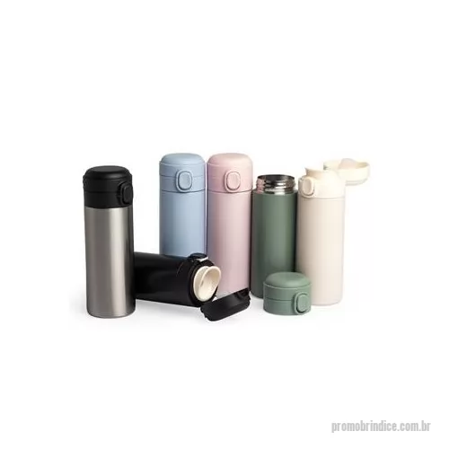 Garrafa térmica personalizada - Garrafa térmica em inox com parede dupla, capacidade de 400ml. Tampa com botão central para abertura e borracha interna para vedação. Altura : 20,3 cm Largura : 7,6 cm Circunferência : 20,2 cm Peso aproximado g : 215