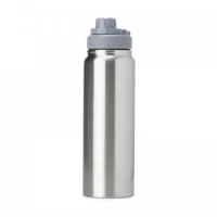 Garrafa térmica com infusor de bebidas, feita em inox 304 de parede dupla com capacidade de 850ml. Tampa com alça para transporte e tampa de proteção para o bocal.