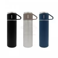  Garrafa térmica personalizada em metal com parede dupla e com pintura texturizada, tampa com clique para abertura feita em plástico com silicone e xícara em metal com acabamento em plástico que é rosqueável na garrafa. Ideal para divulgar sua empresa em eventos corporativos, brindes personalizados e campanhas promocionais.