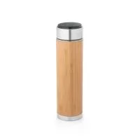 Garrafa em aço inox e bambu de parede dupla térmica, isolada a vácuo. Capacidade até 430 mL. A tampa contém um termômetro digital que permite saber, a qualquer momento, a temperatura da bebida (pilha inclusa). Incluso infusor para chá. Certificação EU Food Grade. A cor e o resultado da impressão nos materiais naturais pode variar entre produtos. ø65 x 235 mm