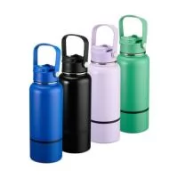 Garrafa térmica em inox com pintura eletrostática e capacidade de até 700ml.