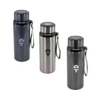 Garrafa térmica de 580ml em aço inoxidável com parede dupla e isolamento térmico, que conserva a temperatura por mais tempo. Possui infusor removível em inox para chás e bebidas aromatizadas, tampa rosqueável com vedação segura e alça lateral integrada para facilitar o transporte. Estrutura resistente e prática para uso no dia a dia.