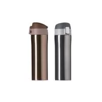 Garrafa térmica 450ml colorida com sistema de trava. Material metálico com revestimento interno em inox, parte inferior com borracha anti deslizante possui tampa plástica fosca com borracha interna para vedação evitando o vazamento de líquido e preza