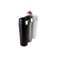 Garrafa térmica de 450 ml, prática e segura! Feita em inox 304, com parede dupla que mantém a temperatura do líquido por mais tempo. Sua tampa plástica fosca possui vedação em borracha para evitar vazamentos e garantir proteção extra. Com botão centr
