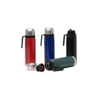 Garrafa térmica 900 ml em inox com alça plástica. Possui tampa rosqueável, tampa interna rosqueável com bico plástico vermelho. Altura : 29,9 cm Largura : 11 cm Circunferência : 27,1 cm Peso aproximado g : 504