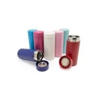 Garrafa térmica 200ml feita em aço inoxidável com tampa rosqueável.