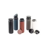 Garrafa térmica feita em inox 304 com parede dupla, capacidade de 470ml. Tampa de abertura dupla. Altura : 20,8 cm Largura : 6,8 cm Circunferência : 21,6 cm Tamanho total aproximado CxL : Diâmetro 5,3 cm sem tampa Peso aproximado g : 257