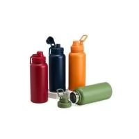 Garrafa térmica inox com capacidade máxima de até 1 litro. A pintura eletrostática garante uma cor mais duradora, dando mais qualidade ao acabamento. Sua parede dupla e isolamento a vácuo mantém o líquido conservado por mais tempo, além de evitar vaz