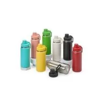Garrafa térmica inox de capacidade de até 550 ml. A pintura eletrostática garante uma cor duradoura e acabamento de maior qualidade. Sua parede dupla e isolamento à vácuo mantém o líquido conservado por mais tempo e permite o uso da garrafa sem a nec