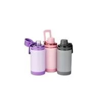 Garrafa Térmica em inox 304, pintura eletrostática e capacidade para até 400 ml. Possui estrutura em parede dupla e vedação a vácuo para oferecer a conservação da temperatura de líquidos por mais tempo. Dispõe ainda de tampa rosqueável em plástico, c
