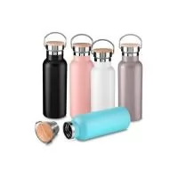 Garrafa térmica em inox 500 ml, tampa rosqueável com revestimento em fibra de bambu, alça de metal.