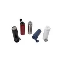 Garrafa térmica com infusor de bebidas, feita em inox 304de parede dupla com capacidade para 570ml. Tampa com alça para transporte e tampa de proteção para o bocal. Altura : 23,1 cm Largura : 8 cm Circunferência : 23 cm Peso aproximado g : 281