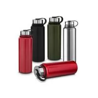 Garrafa térmica com infusor de bebidas, feita em inox 304 com capacidade de 1 litro. Contém base antiderrapante e alça de silicone acoplada na tampa. Altura : 28,3 cm Largura : 8,8 cm Circunferência : 27,8 cm Peso aproximado g : 477