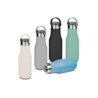Mantenha suas bebidas na temperatura ideal com a garrafa térmica de aço inox 304, com parede dupla que conserva a temperatura por muito mais tempo. Com capacidade de 500 ml, essa é a escolha perfeita para quem busca praticidade no dia a dia. A garraf