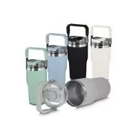 Tenha bebidas saborosas por mais tempo! Com o nosso Copo Térmico de 650ml, feito em aço inox 304 e com parede dupla, é perfeito para tomar diversas bebidas ao longo do dia para dar aquele impulso durante a rotina. Possui tampa com alça plástica rosqu
