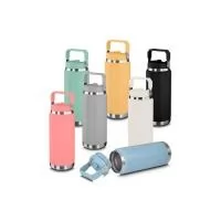 Mantenha as bebidas na temperatura ideal com a garrafa térmica de 900 ml em aço inox, feita para quem leva a hidratação a sério! Com parede dupla que conserva a temperatura por muito mais tempo, ela oferece a praticidade do bico flip + canudo, para q