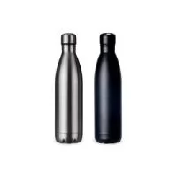 Garrafa térmica 780ml em inox de alta qualidade. Possui tampa rosqueável com detalhe superior em relevo, pode ser utilizada com líquidos quentes ou frios. Observação: não colocar no fogão ou micro-ondas. Altura : 30,3 cm Largura : 7,9 cm Circunferênc