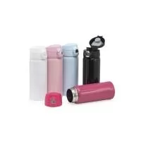 Garrafa térmica feita em inox 304 com parede dupla, capacidade de 400 ml. Tampa de polipropileno com botão de acionamento e trava de segurança. Altura : 20,2 cm Largura : 7,4 cm Circunferência : 20,8 cm Tamanho total aproximado CxL : Diâmetro sem tam