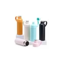 Mantenha a bebida na temperatura ideal, seja ela quentinha ou bem gelada! Com excelente conservação, nossa Garrafa Térmica de 460 ml, produzida em aço inoxidável 304 e base antiderrapante para maior estabilidade em superfícies, possui um design super