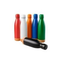 Garrafa térmica feita em inox com fundo em cortiça, tampa de plástico rosqueável e capacidade máxima de até 500ml. Apresenta estrutura de parede dupla e vedação a vácuo, o que permite a manutenção da temperatura de líquidos por mais tempo. Altura : 2