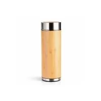 Garrafa térmica de parede dupla com revestimento externo em bambu e interior feito em inox 304. Possui capacidade de até 350 ml, tampa rosqueável com detalhes externos em inox 201 e bambu e parte interna em plástico polipropileno PP com anel de silic