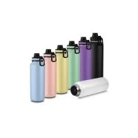Garrafa térmica em aço inox com parede dupla isolada a vácuo, alça plástica para transporte, bico rosqueável para fácil acesso, com capacidade de 960ml. Dimensão Produto: 25,6xø9,1cm Peso do Produto: 0,393kg