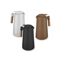 Garrafa Térmica de Plástico PP exterior com parede dupla de ampola de vidro interior , com capacidade de até 1litro . Alça de madeira e tampa rosqueável com anel de silicone para vedação, possui sistema corta-pingo. Dimensão Produto: 25xø13,5cm Peso 