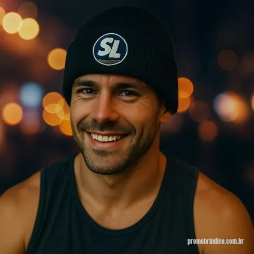 Gorro personalizado - Gorro Preto confeccionado com tecido 100% poliéster, tamanho único.