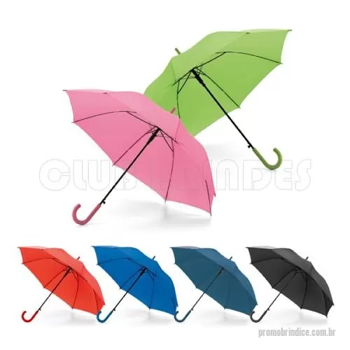 Guarda chuva personalizada - Guarda chuva. Poliéster 190T. Pega revestida a borracha. Abertura automática. Disponível em várias cores. Gravação da logomarca em 1 cor aplicada em 2 gomos já inclusa.  Tamanho Aprox: 104 cm de envergadura 