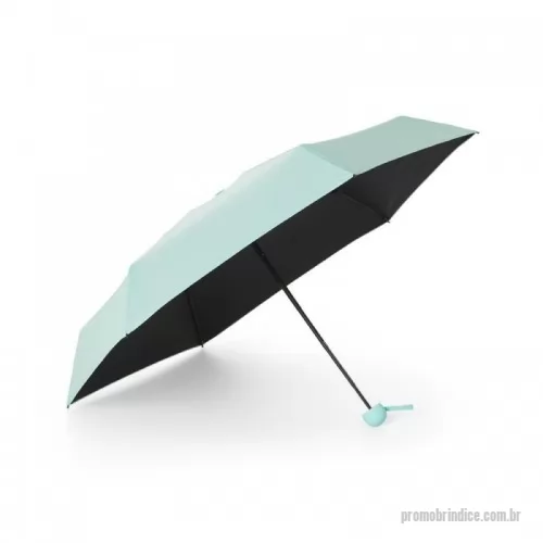 Guarda chuva personalizada - Guarda-chuva manual cápsula em poliéster de impacto impermeável e tecido interno em vinil. Com 6 varetas e estrutura em aço, possui pegador, botão de abertura e alça de Nylon. Acompanha estojo protetor com alça.