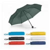 Guarda-chuva em poliéster 190T dobrável em 3 seções e de abertura manual. Guarda-chuva pórtico e leve fornecido em bolsa. MEDIDAS: 960 mm | 240 mm | Bolsa: 40 x 215 mm. Silk Screen 1 cor em 1 gomo, ou Transfer Colorida em 1 gomo para outros tipos de gravação fale com a consultora.