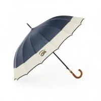 Guarda-chuva de poliéster com abertura automática, estrutura metálica com 16 varetas e pegador em madeira.