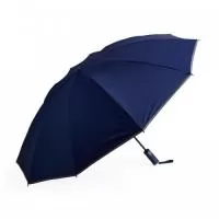Guarda-chuva invertido automático em poliéster de impacto impermeável com bordas refletivas, possui estrutura em aço e 10 varetas em fibra de vidro. Possui pegador plástico com botão acionamento e alça de nylon para transporte. Acompanha capa de proteção.