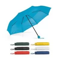 Guarda chuva dobrável. Poliéster 190T. Dobrável em 3 secções. Fornecido em bolsa. Disponível em várias cores. Gravação da logomarca em 1 cor aplicada em 2 gomos já inclusa.  Tamanho Aprox: 96 cm de envergadura Tamanho Aprox Bolsa: 21,5 x 4,0 cm