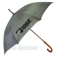 Guarda Chuva Colonial longo, nylon especial liso, cabo curvo em madeira, automático. Disponível em várias cores. Gravação da logomarca em 1 cor em 2 gomos já inclusa.  23  X 8 varetas. Tamanho: 120 cm de envergadura.