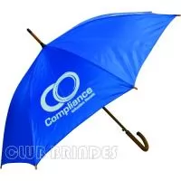 Guarda Chuva Colonial longo, nylon especial liso, cabo curvo em madeira, automático. Disponível em várias cores. Gravação da logomarca em 1 cor em 2 gomos já inclusa.  23  X 8 varetas. Tamanho: 120 cm de envergadura.