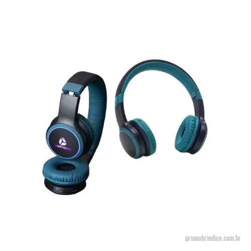 Headphone personalizado - Head Fone Gift Bluetooth Led inclui rádio FM com um sistema de isolamento acústico e encaixe acolchoado, este fone de ouvido para brinde proporciona uma experiência sonora imersiva sem interrupções externas. O microfone integrado permite atender chamadas com clareza, enquanto os botões de controle facilitam a gestão do áudio e chamadas. Além de sua funcionalidade Bluetooth, este produto promocional com gravação a laser, leitor de cartão de memória e entradas para cabo P2 e USB-C, oferecendo versatilidade adicional. Com iluminação LED que destaca sua marca na lateral, este fone de 158 gramas também possui uma estrutura dobrável para maior conveniência.