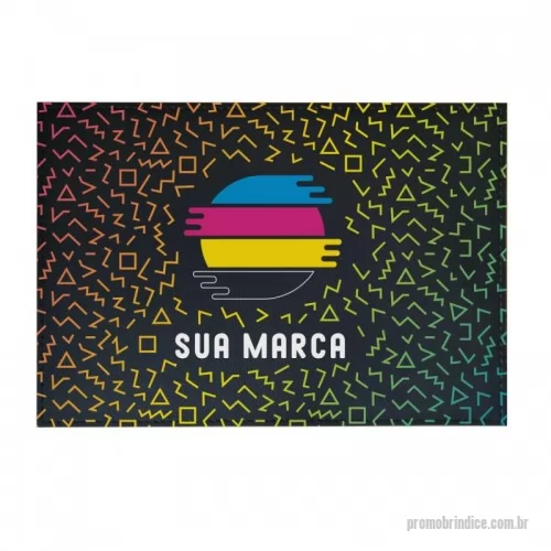 Jogo americano personalizado - Jogo Americano, feito em couro de altíssima qualidade, podendo ser usados frente e verso, com opções de cores no couro, costura e personalizado impressão UV CMYK+Branco.  O modelo EXTERNO é muito indicado para restaurante, pois terá a aplicação de logo mais visível e assim fazendo a real divulgação do nome do seu estabelecimento.  Pode-se imprimir qualquer arte, inclusive QR Code para consulta de cardápio.  Medidas padrão: 43cmx30cm  Espessura: 3 mm a 3,5 mm.  Cores disponiveis: Preto, marrom café, azul marinho, vinho e havana (marrom claro). Por ser dupla face podera escolher ate duas cores ou apenas uma para os dois lados.  Cores de costuras: preto, marrom café e cru.