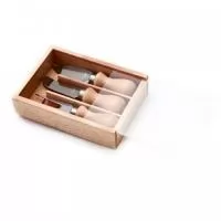 Kit para queijo com três peças (talheres) e estojo de madeira com divisórias. Gravação em Laser.