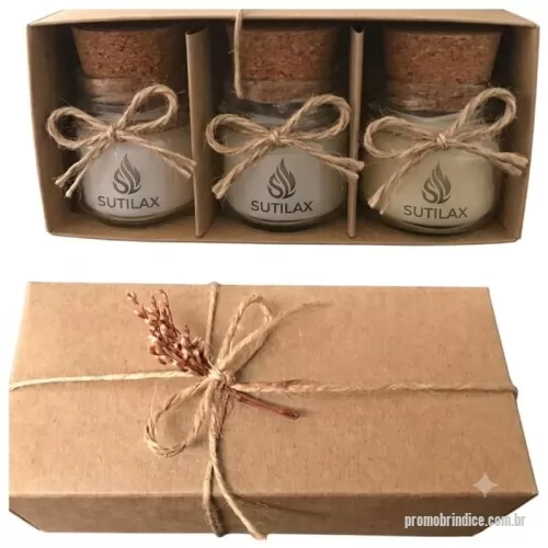 Kit aromático personalizado - kit com 3 velas aromatizadas personalizadas e decoradas com rami na caixinha kraft envolta com kraft e tag