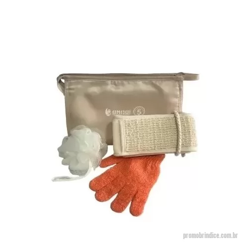 Kit banho personalizado - 1 Necessaire 1 Bucha 1 Esponja para costas 1 Luva esfoliante de banho