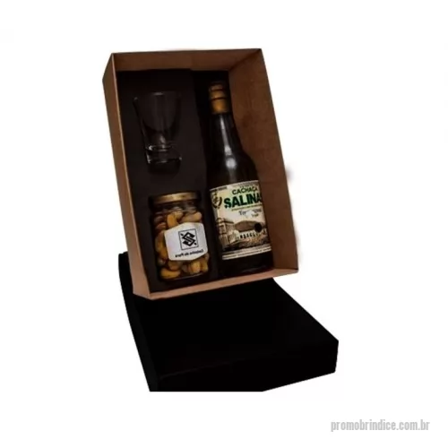 Kit bebidas personalizado - Kit Cachaça + 1 copo de dose de vidro + Amendoin torrado