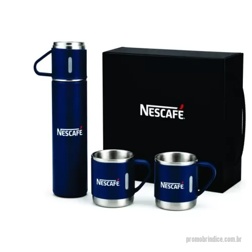 Kit bebidas personalizado - Kit Bebida com Garrafa Térmica 450ml Personalizado  Elegante, funcional e perfeito para acompanhar a rotina, o Kit Bebida conta com uma garrafa térmica de 450 ml em inox e duas tampas extras que também podem ser utilizadas como xícaras.  A garrafa possui base antiderrapante e as tampas são produzidas em inox com revestimento plástico. O conjunto acompanha uma sacola de papel com berço de papelão, garantindo uma apresentação sofisticada e adequada para presentear.
