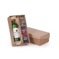 Kit Gin Personalizado contendo: 1 Gin & Tonic Tanqueray 275ml 0,011gr de Alecrim 0,009gr de Anis Estrelado 0,014gr de Pimenta Rosa 0,014gr de Flor de Hibiscus 1 Caixa kraft corte e vinco para presente 23.5x13x7cm / peso 0,730gr