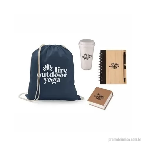 Kit Boas Vindas personalizado - Kit boas vindas ecológico com 5 itens, contendo: - 01 Mochila saco  em algodão reciclado e poliéster (140 g/m²). Tamanho: 37 x 41 cm. Disponível nas cores: amarelo, azul royal, azul marinho, branco, bege, laranja, preto e rosa. Personalização em Silkscreen. - 01 copo ecológico em fibra de arroz com 550ml de capacidade e com tampa de bocal. Personalização em Silkscreen. - 01 caderneta ecológica com capa de bambu e faixa preta no lado esquerdo da capa e verso liso. Possui aproximadamente 70 folhas brancas pautadas com logo reciclado na lateral inferior. Acompanha suporte elástico de nylon. Personalização em Silkscreen. - 01 caneta de papelão com detalhes em plásticos. Personalização em Silkscreen. - 01 bloco de anotações ecológico quadrado com autoadesivos. Autoadesivos coloridos internos com aproximadamente 25 folhas de cada cor e bloco com aproximadamente 200 folhas amareladas. Tamanho: 8,1 x 8,1 x 3cm. Personalização na capa em Silkscreen.