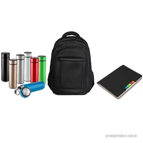 Kit Boas Vindas personalizado - BOSS. Kit Onboarding (Boas Vindas e Integração) 881400 - Mochila para notebook confeccionada em poliéster reforçado com fechamento através de zíper e puxador metálico. Possui 3 bolsos frontais e 2 laterais com tela, além de compartimento interno acolchoado com eva para notebook até 18''. Alças para ombros almofadadas, anatômicas e ajustáveis. 19x34x49cm. 886750 - Garrafa em aço inox fosca com parede dupla de 450 ml, conserva a temperatura quente ou fria. 889100 - Caderno A5 capa dura revestido em material sintético. acompanha 5 blocos auto adesivos. 80 folhas pautadas. medidas: 210x150x15mm. 881303 - Caneta plástica esferográfica retrátil escrita em azul.