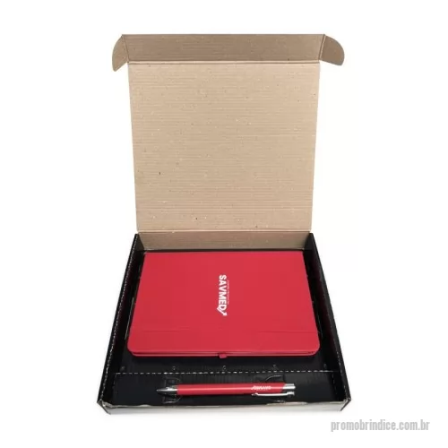 Kit Boas Vindas personalizado - Kit boas vindas executivo personalizado, contém caderneta emborrachada com porta caneta 14x21cm, caneta metálica 1,3x14cm e caixa (sedex) 24x21x3,5cm , em cartão duplex com impressão chapada em preto, acoplado em micro ondulado. Berço 24x25x1,5cm.