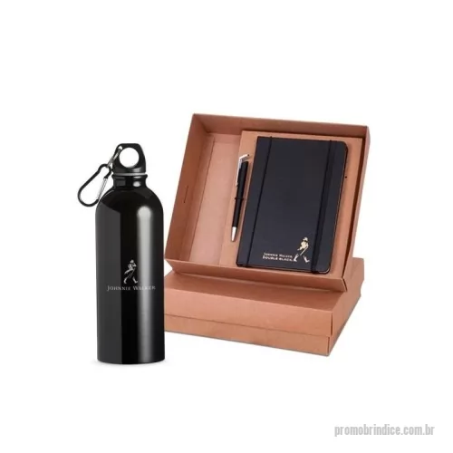 Kit Boas Vindas personalizado - Kit Welcome Board, contém caixa corte e vinco em papel cartão FSC certificado 400gr 27.3x24.3x7cm com berço 19x23,5 furado para fixação de peças com elástico, 1 squeeze de alumínio com capacidade de 420ml, 1 caderneta emborrachada 14,3x21,1cm e 1 caneta plástica.