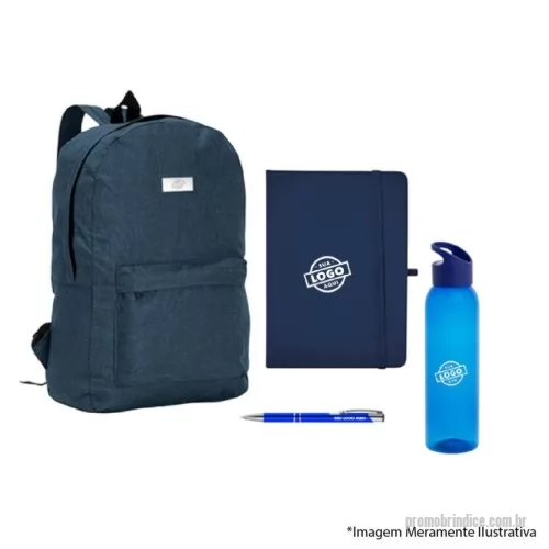 Kit Boas Vindas personalizado - O Kit Starer oferece uma solução de custo-benefício, contendo itens básicos e essenciais que transmitem a importância da integração ao novo colaborador. Composto por mochila, garrafa de água, caneta e caderno, todos personalizados, este kit é o ponto de partida para uma experiência positiva e alinhada ao clima organizacional.