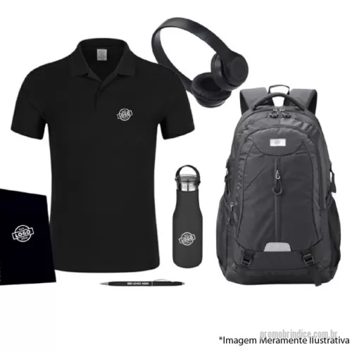 Kit Boas Vindas personalizado - Desenvolvido especialmente para executivos que necessitam de praticidade e qualidade para o dia a dia, o Kit Executivo é perfeito para quem realiza reuniões externas e pequenas viagens frequentes. Com uma mochila espaçosa e resistente, garrafa térmica de alto padrão, caderno, caneta e acessórios funcionais, este kit é um verdadeiro parceiro de trabalho, oferecendo comodidade e sofisticação para o colaborador que está sempre em movimento.